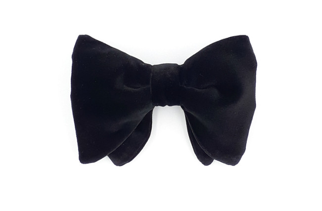 Black Velvet bow tie
